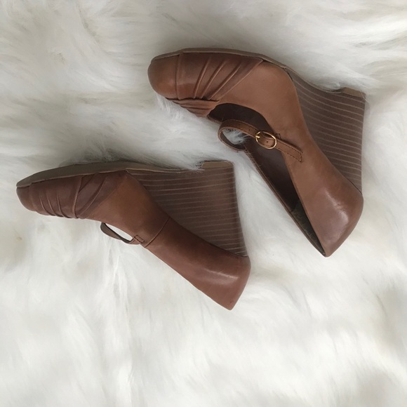 Call it Spring Shoes Wedges Brown 3 1/2 “ Heels - Picture 4 of 7